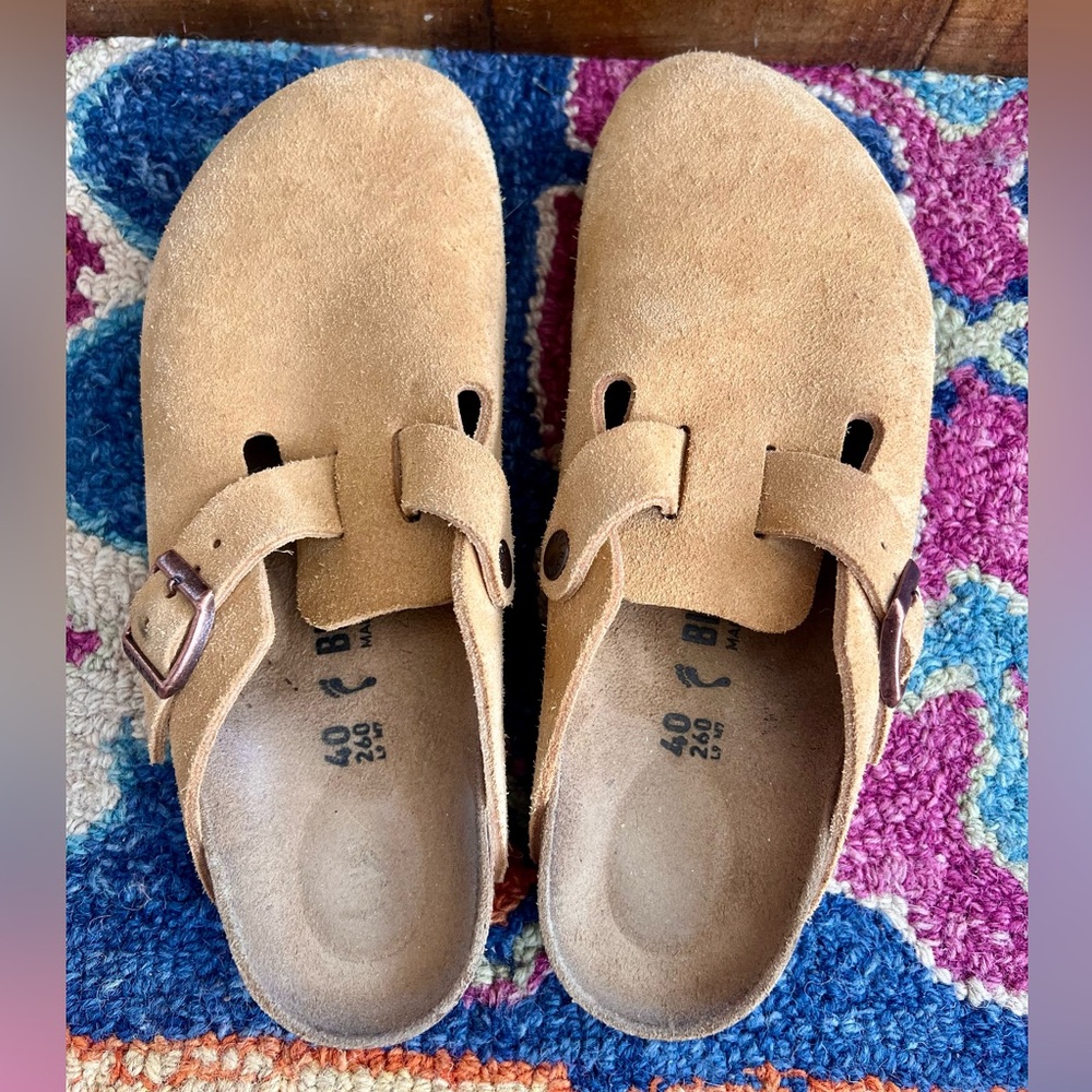 Birkenstock Boston Clogs - Suede, size 40 (9). Light wear, great condition!